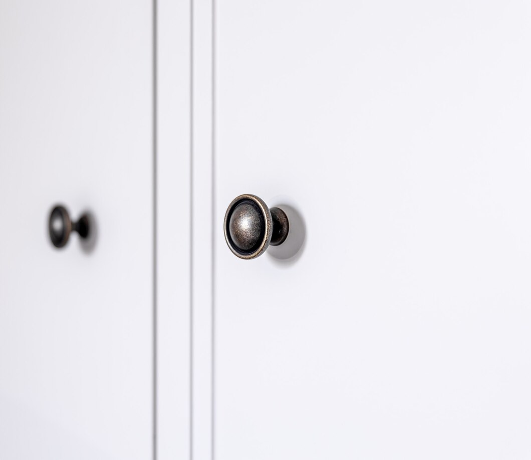 interior-modern-residential-home-detail-black-kitchen-drawer-door-handles_169016-12832
