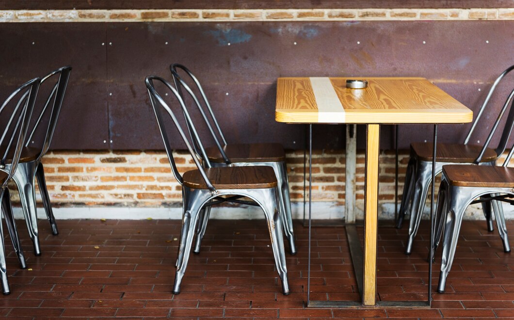 Jak wybrać idealne krzesła do kawiarni – poradnik dla właścicieli lokali