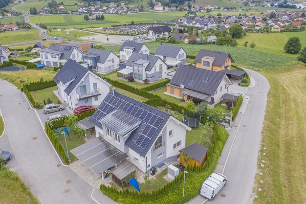 Jak energia słoneczna może stać się fundamentem ekologicznego domu?